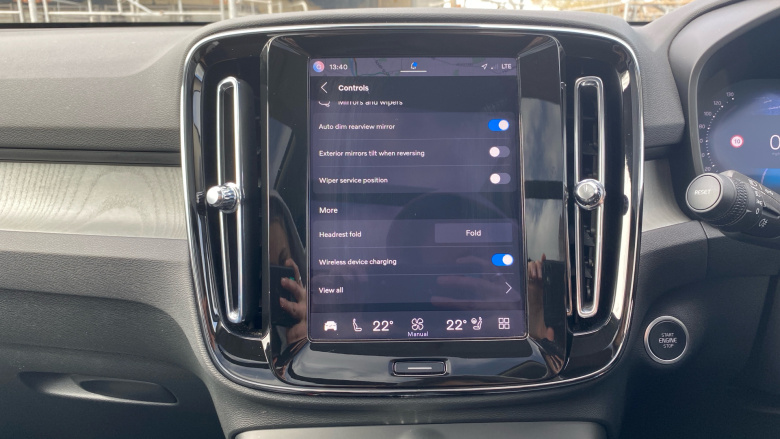 Volvo XC40 2.0 B4P Ultra Dark 5dr Auto Petrol Estate